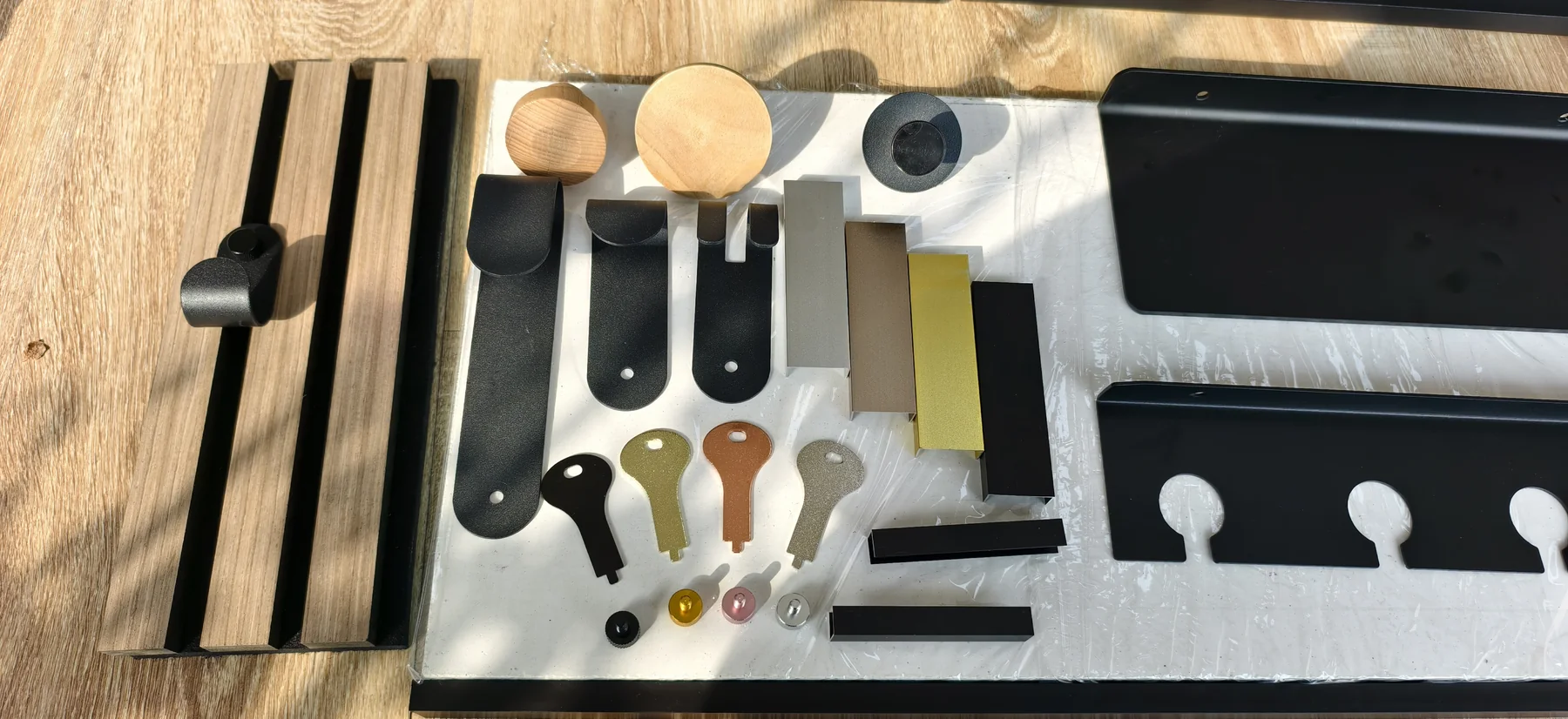 Full range of slatwall accessory components